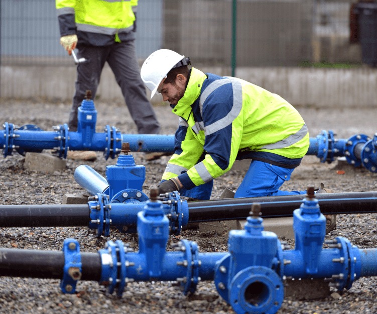 Constructeur de réseaux de canalisations de travaux publics
